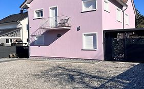 Lodgespa : Maison Rose